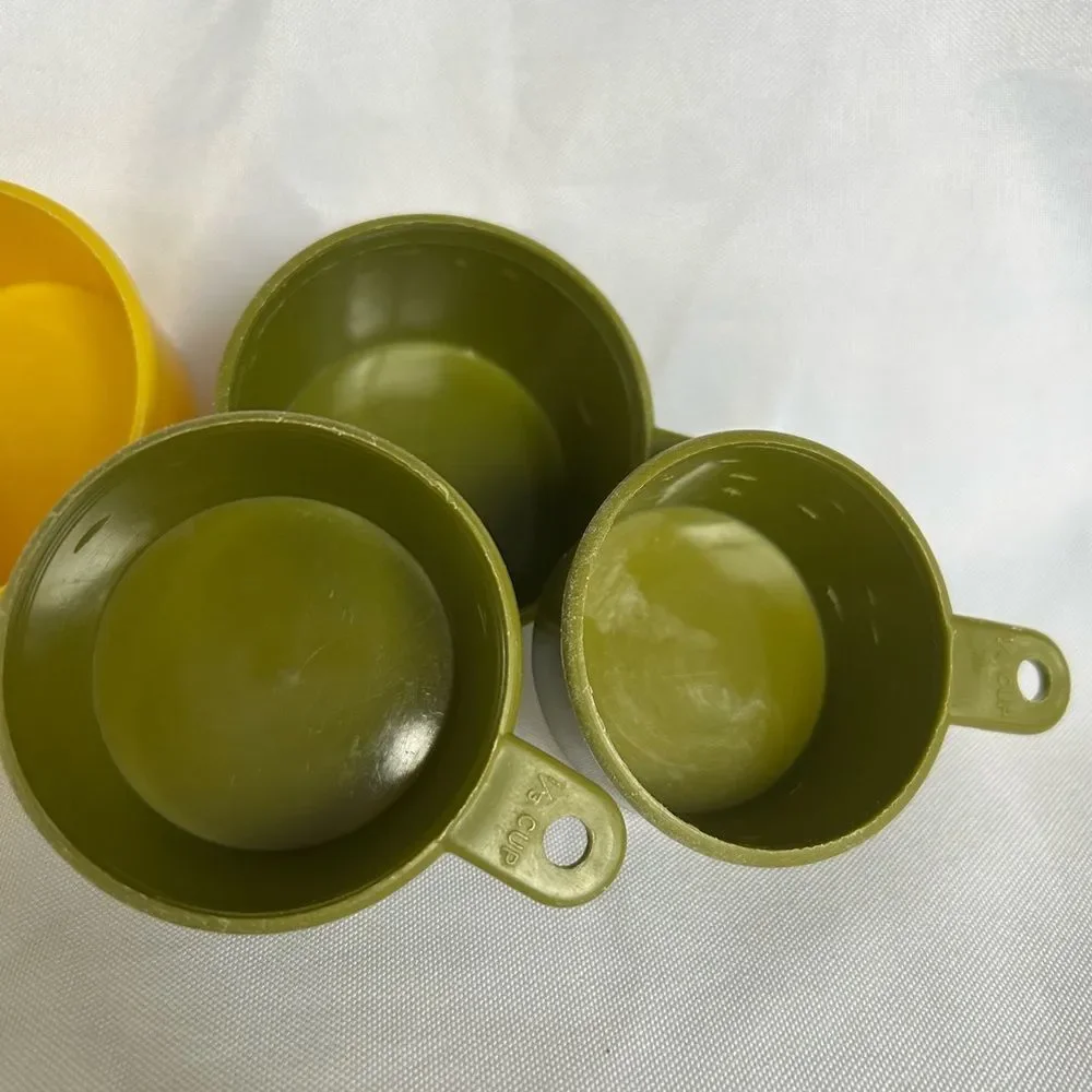 Vintage Green Yellow Nesting Measuring Cups Set Of 5 Kitchen Retro Hard Plastic